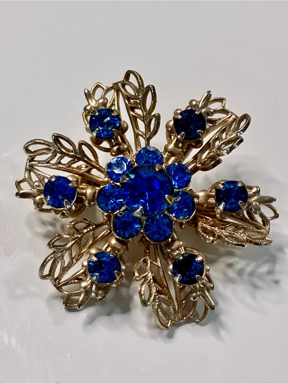 Retro VTG Gold-Tone Blue Crystal Floral Brooch - Women Jewelry Lightweight EUC